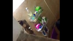 ปีนห้องน้ำแอบถ่ายลูกสาวเพื่อนบ้านนมสวยวัย15XXX