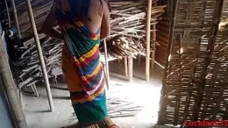 แอบถ่ายหนุมสาวแรงงานเขมรเย็ดกันในกระท่อม อย่างกับดูหนังโป๊18+